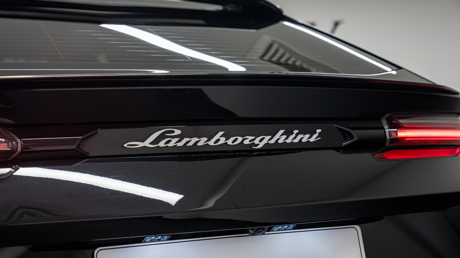 LAMBORGHINI Urus Photo 3cd1874e-229f-461e-b200-ec248748b7ab.jpg