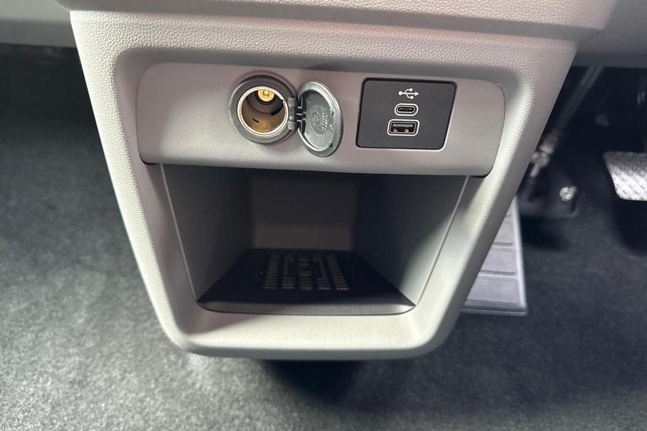 Used Ford TRANSIT CUSTOM L1DCIVSPORT7 29