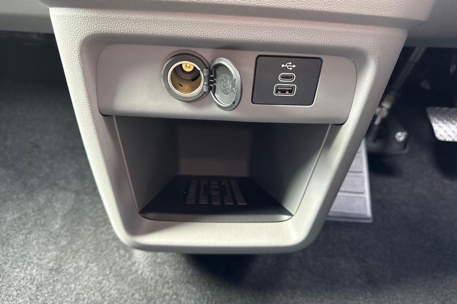 Ford TRANSIT CUSTOM Photo 3ce64c63-5b4d-4747-a144-e19a81788151.jpg