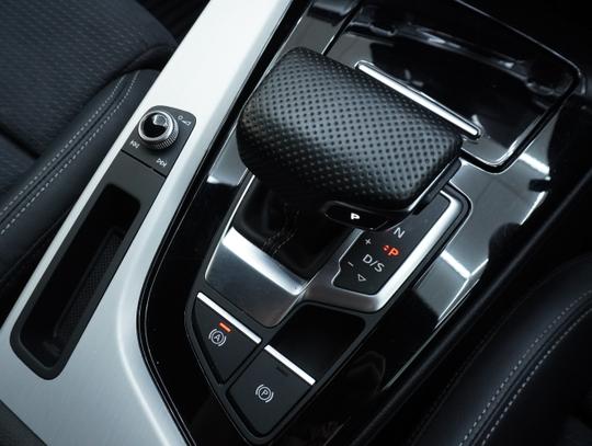 Audi A4 Avant Photo 3ce8f727-6df7-4c8f-9b5f-63e896ebaee9.jpg
