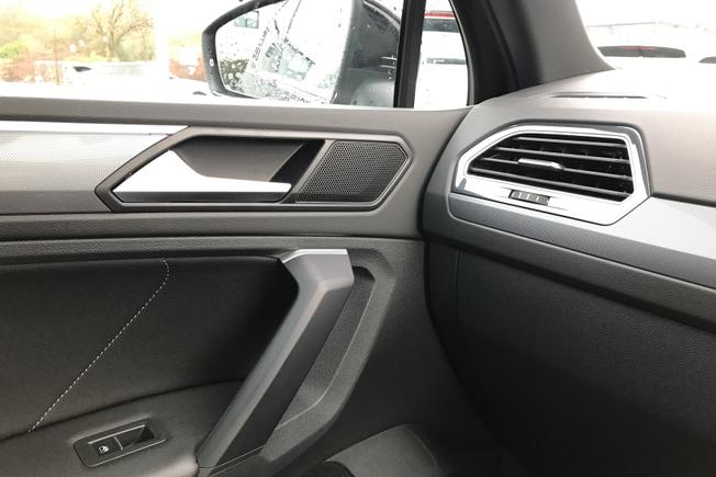 VOLKSWAGEN Tiguan Photo 36