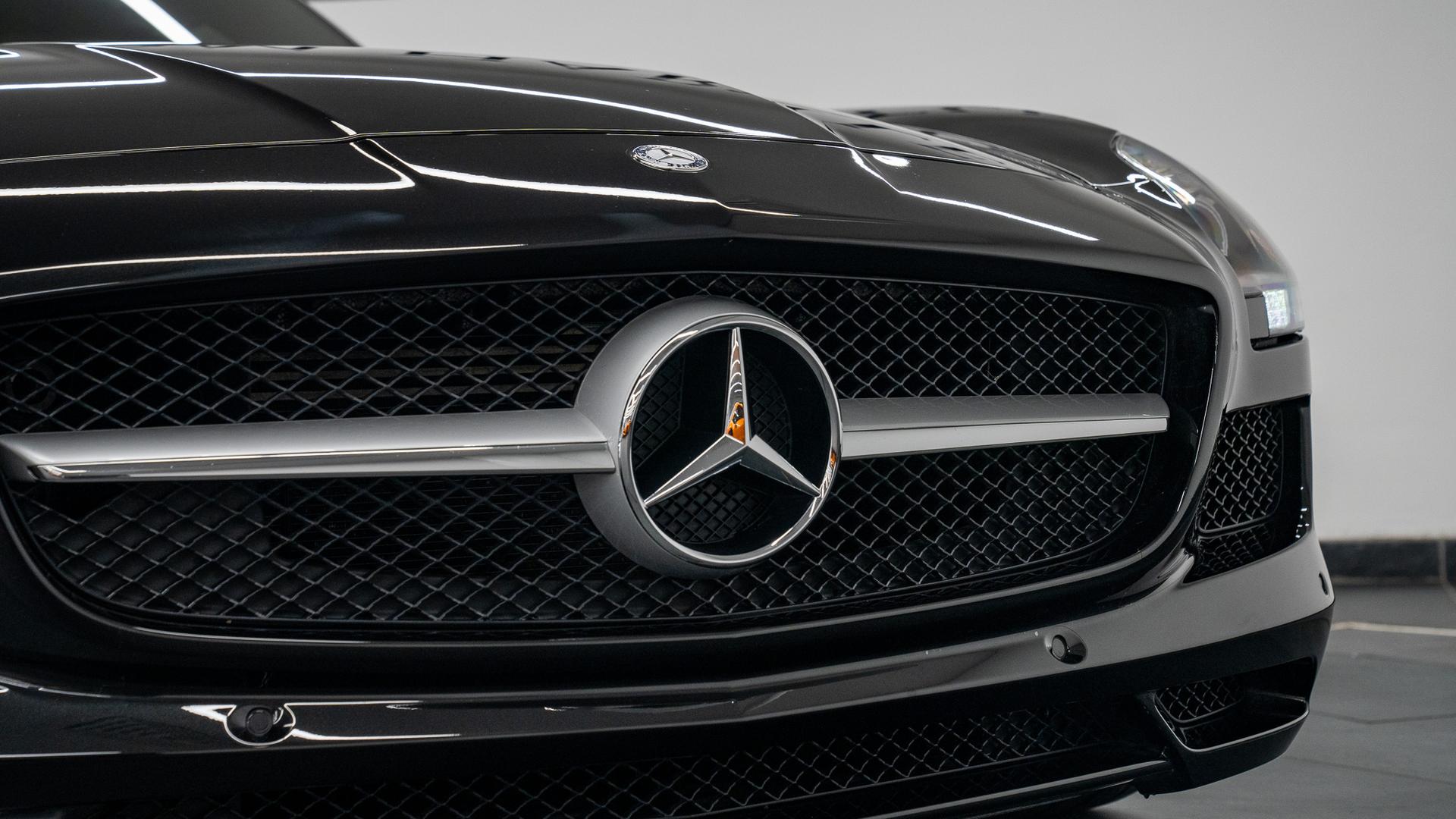Mercedes-Benz SLS Photo 3cf653f4-3ca5-47f2-ba5f-e8d640210677.jpg