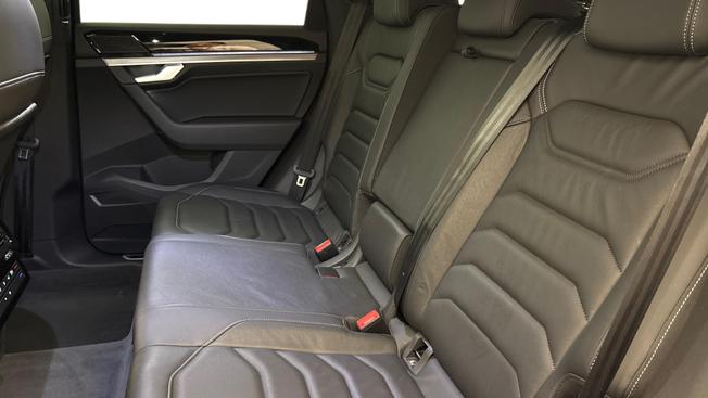 VOLKSWAGEN Touareg Photo 7