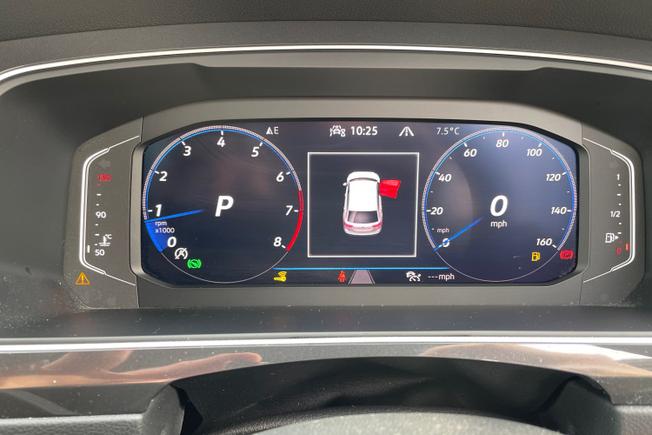 VOLKSWAGEN Tiguan Photo 15