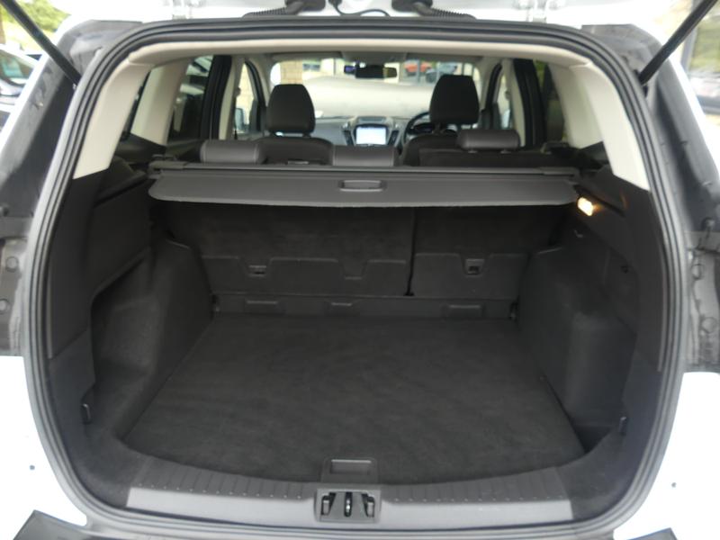Ford Kuga Photo 3d0619fa-218c-4381-a93d-e595b2c7b3c7.jpg