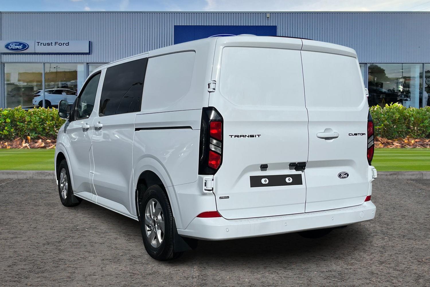 Ford TRANSIT CUSTOM Photo 1
