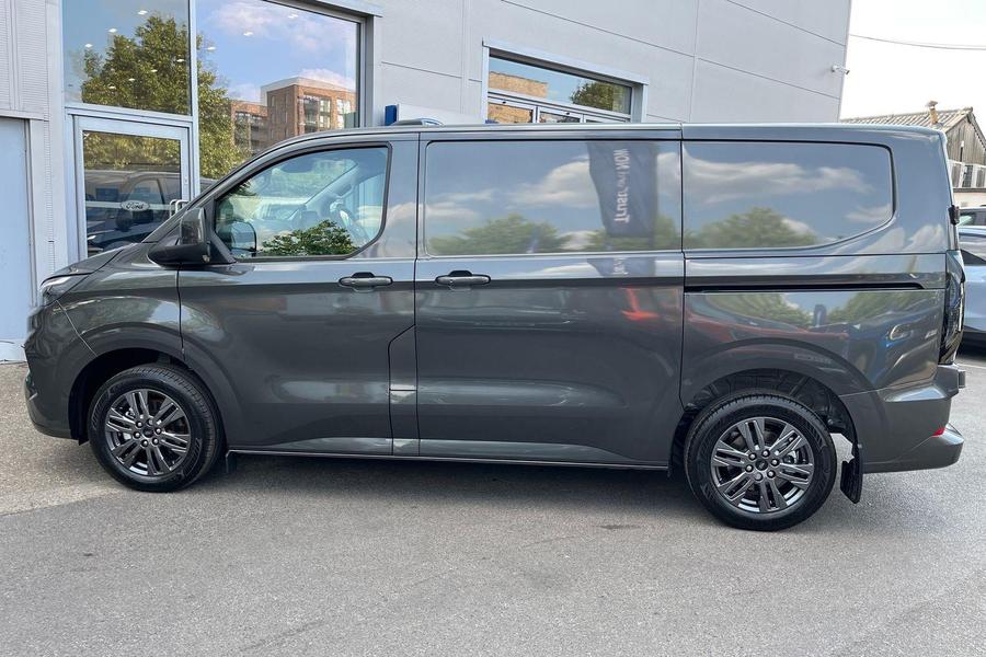 Ford TRANSIT CUSTOM Photo 3d1002e7-ae4c-4057-8aa3-5b703158bc76.jpg