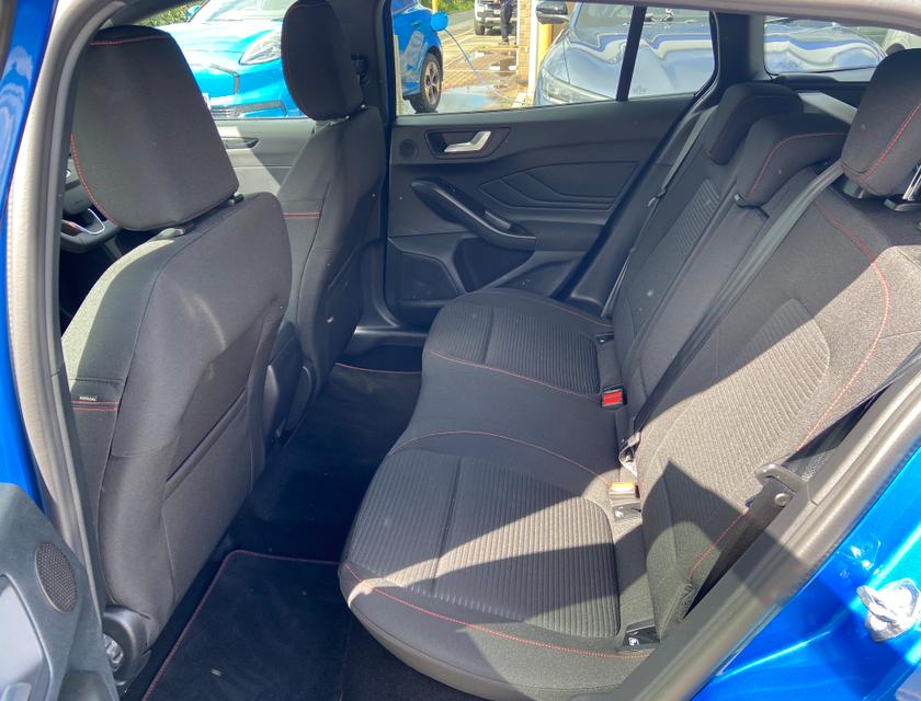 Ford Focus Photo 3d16206b-69cf-4c0c-b6a3-b07cf29753f9.jpg