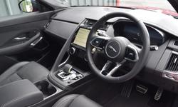 Jaguar E-PACE Photo 2