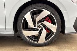 VOLKSWAGEN Golf Photo 5