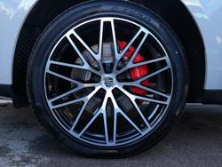 PORSCHE Macan Photo 4