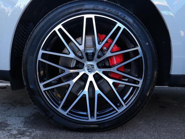 PORSCHE Macan Photo 4