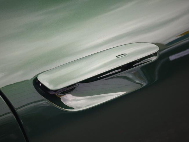 PORSCHE Taycan Photo 12
