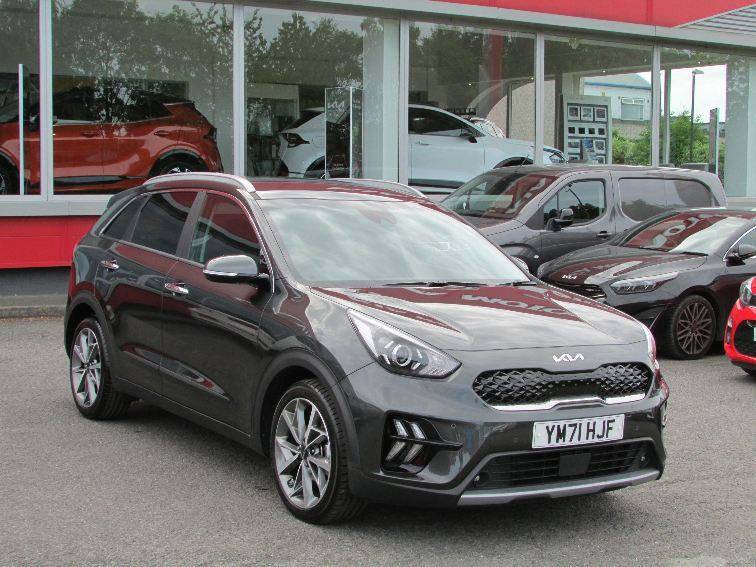 Kia Niro 1.6 GDi 3 in Interstellar Grey £25,995