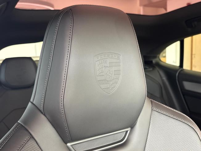 Porsche Cayenne Electric Photo 47