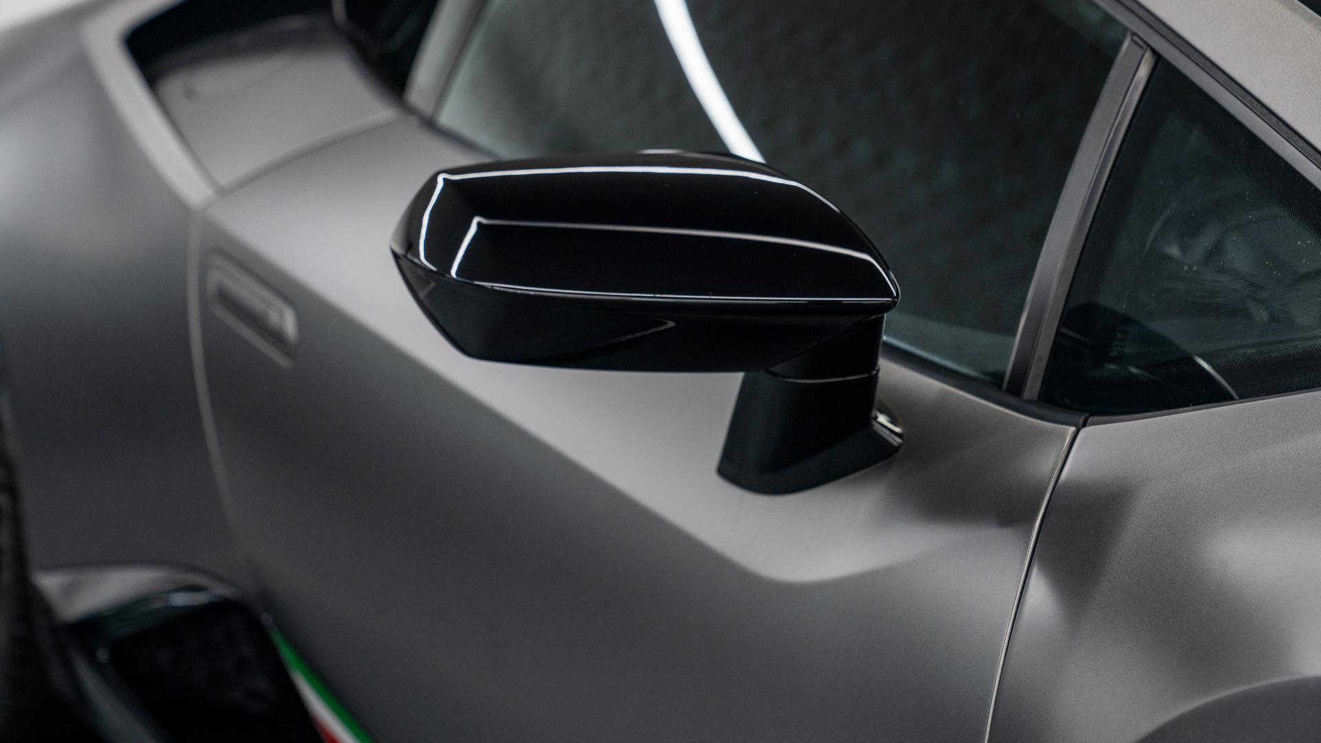 LAMBORGHINI Huracan Photo 3d64e614-dca9-4bdc-859d-7028841e950d.jpg