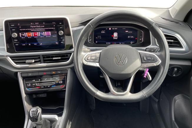 VOLKSWAGEN T-Roc Photo 13