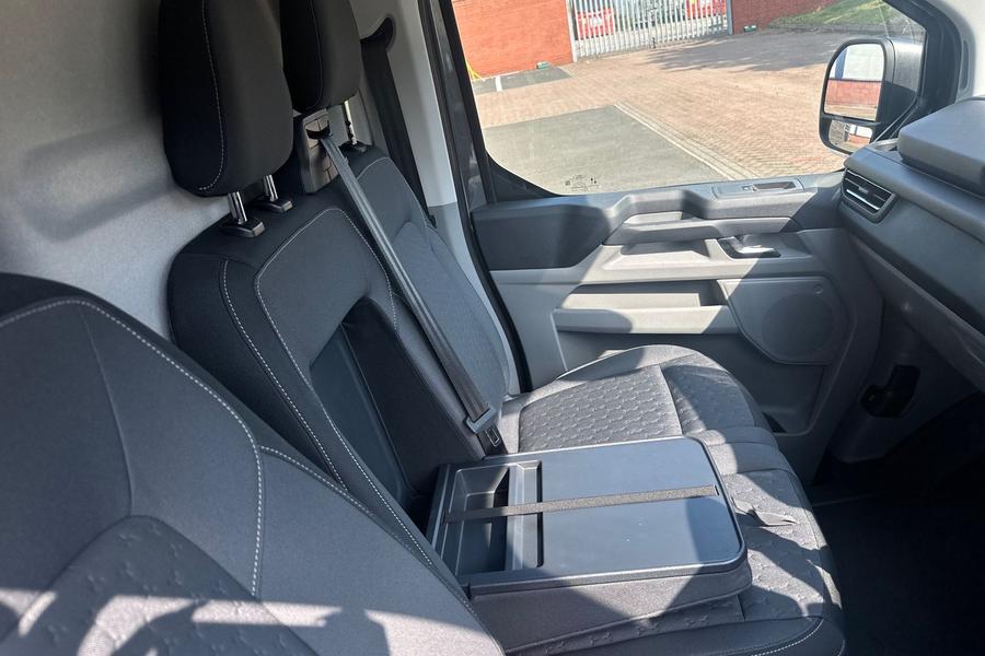 Ford TRANSIT CUSTOM Photo 3d83c285-59ae-453c-a3b2-8a47046b7d2a.jpg