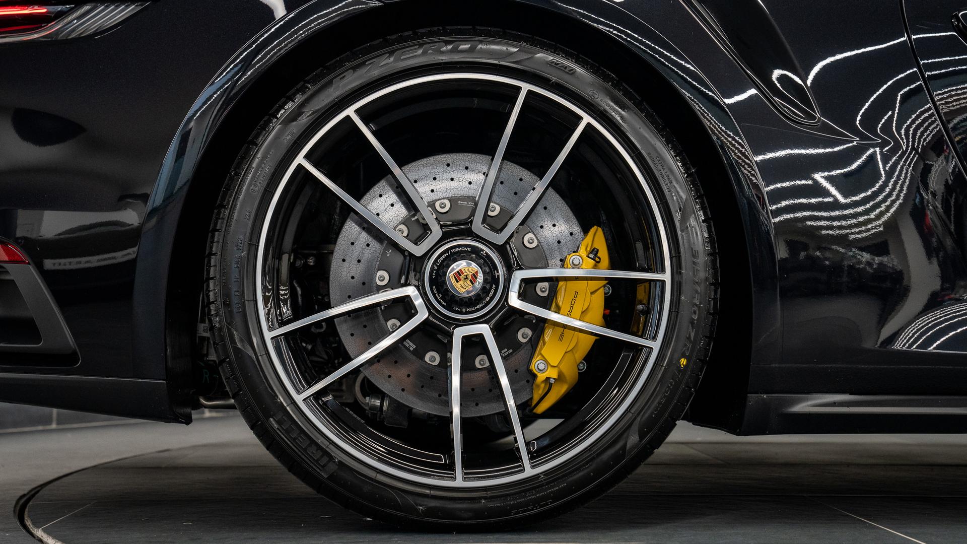 Porsche 911 Photo 3d86838e-509c-4ab8-909e-e3dc0ce32c9e.jpg