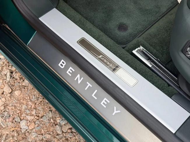 BENTLEY Flying Spur Photo 23