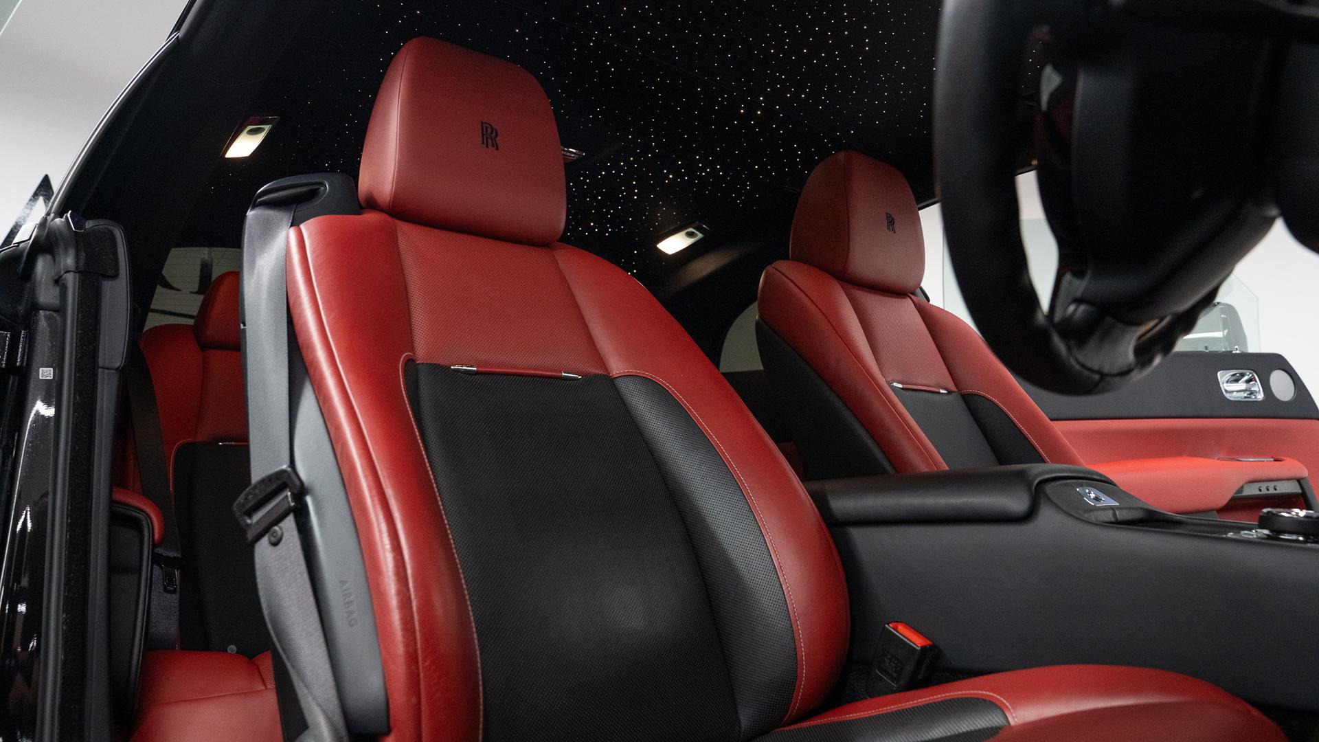 Rolls-Royce Wraith Photo 3dc5b0b0-2527-481c-9a66-7fda2aeacb46.jpg