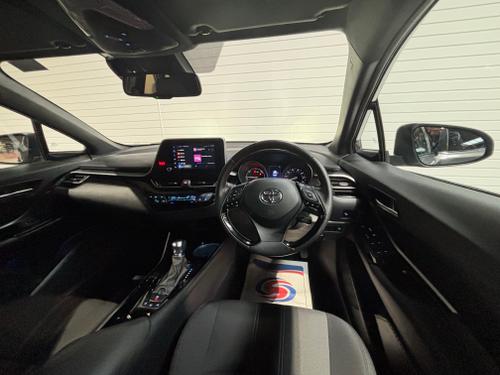 Toyota C-HR Photo 3dd15ecf-993b-4a13-897e-04c72642b7d6.jpeg