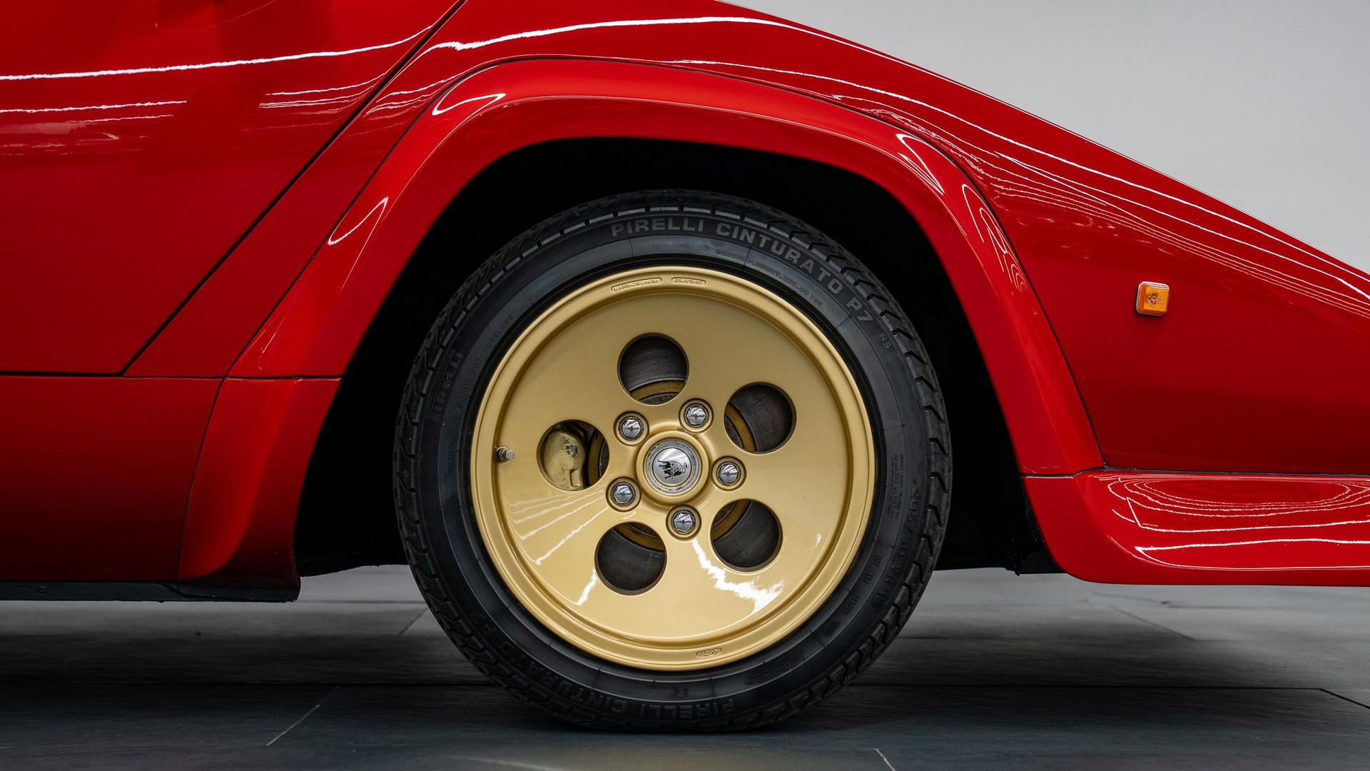 LAMBORGHINI Countach Photo 3ddef271-5e7e-4534-8413-72de78531b09.jpg