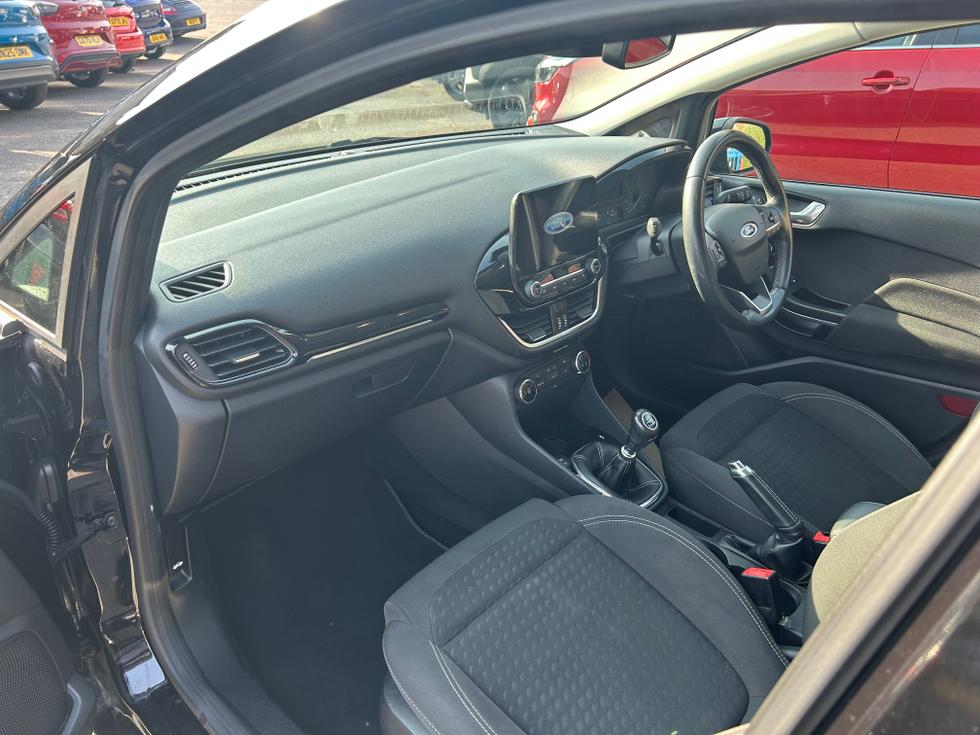 Ford Fiesta Photo 3de356e4-c68e-4a43-994d-b2d9fe537d15.jpeg