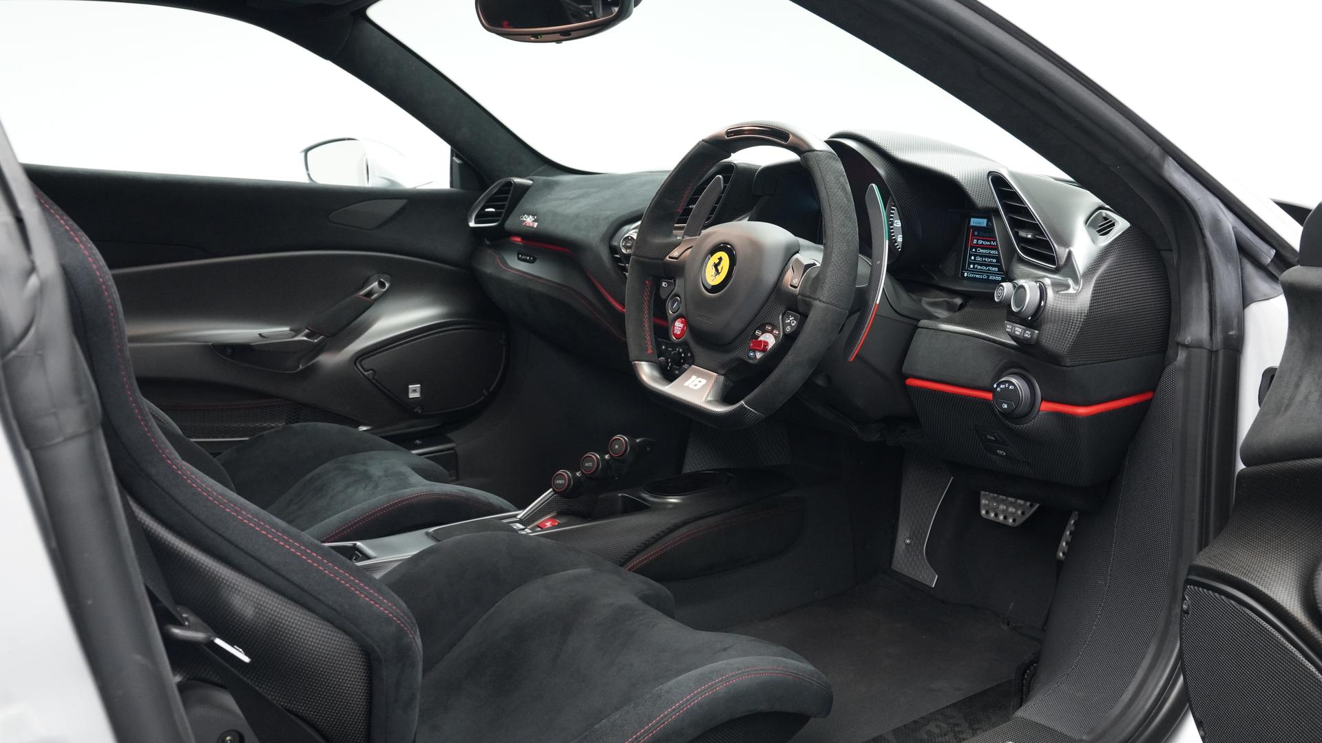 Ferrari 488 Pista Photo 3de4b52c-ad26-4546-88cf-add41d534233.jpg