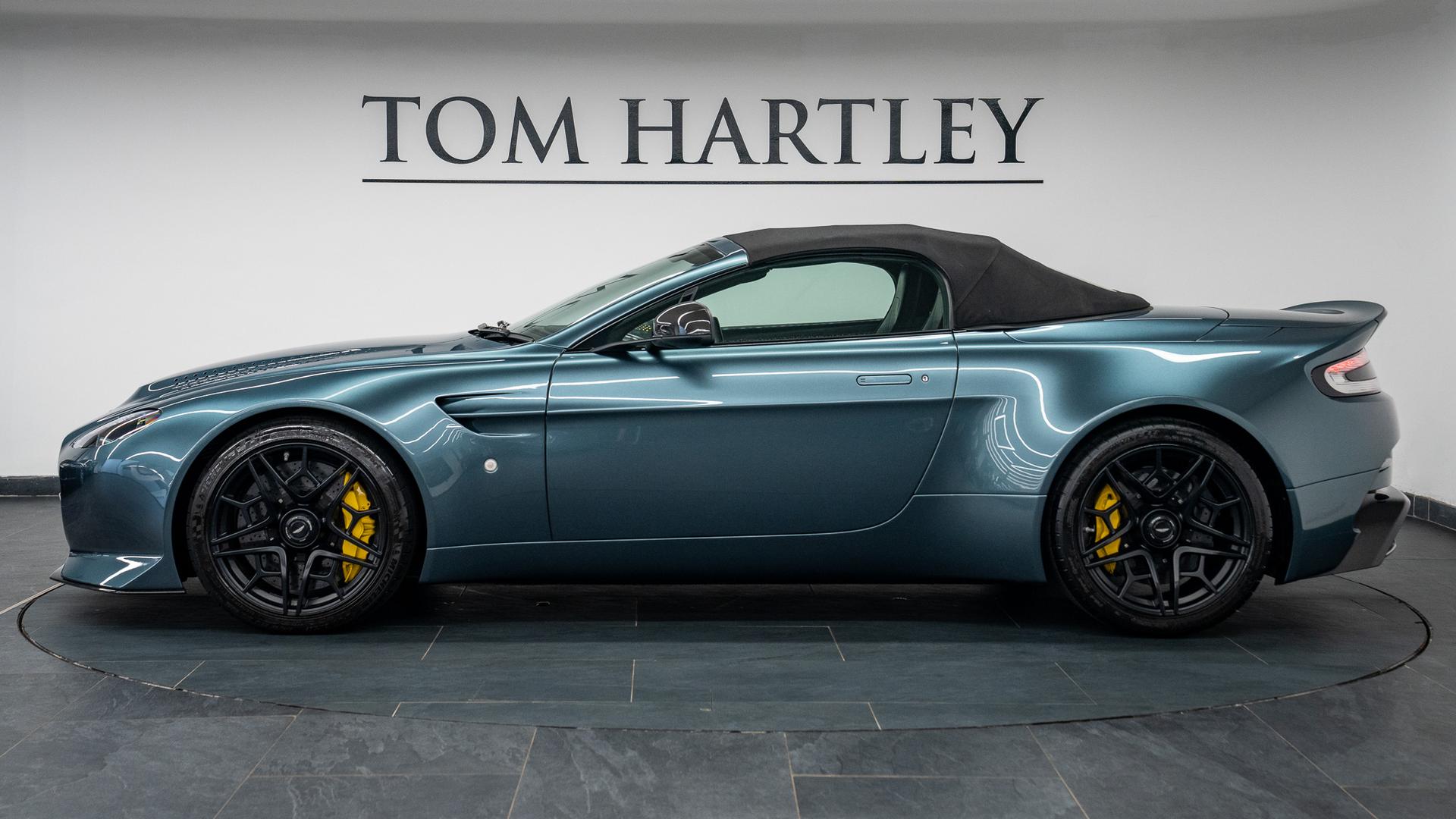 Aston Martin Vantage Photo 3ded00ee-8363-40a6-935a-5a972fd916aa.jpg