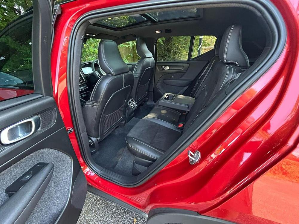Used Volvo XC40 HN22CJV 27