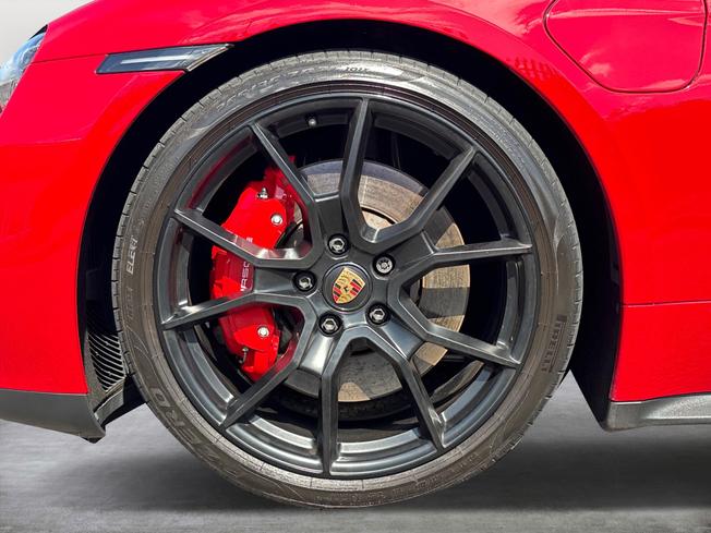 PORSCHE Taycan Photo 21