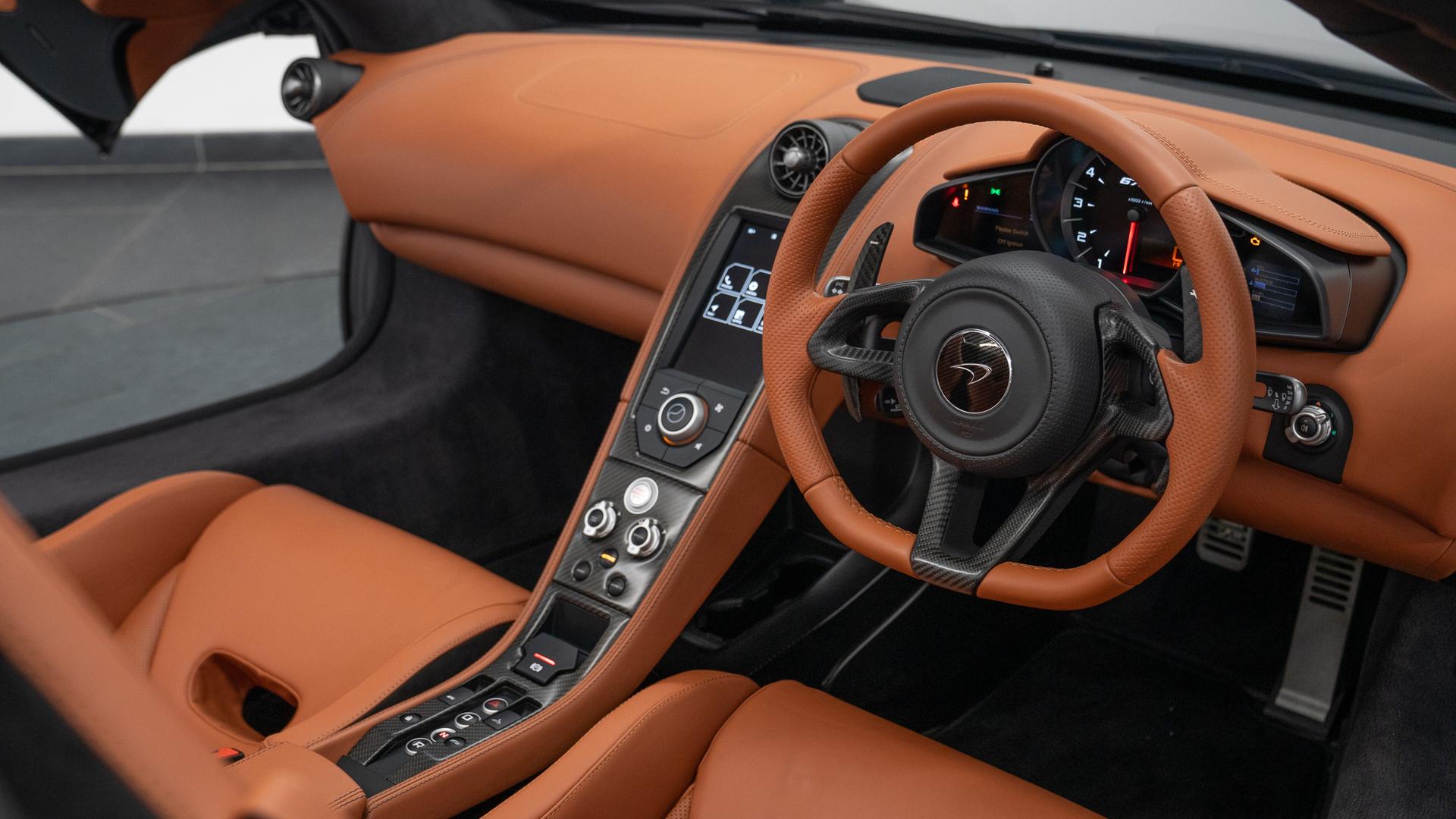 McLaren 675 LT Photo 3e094720-ef72-4652-8e99-5fd4b8d9e8a4.jpg