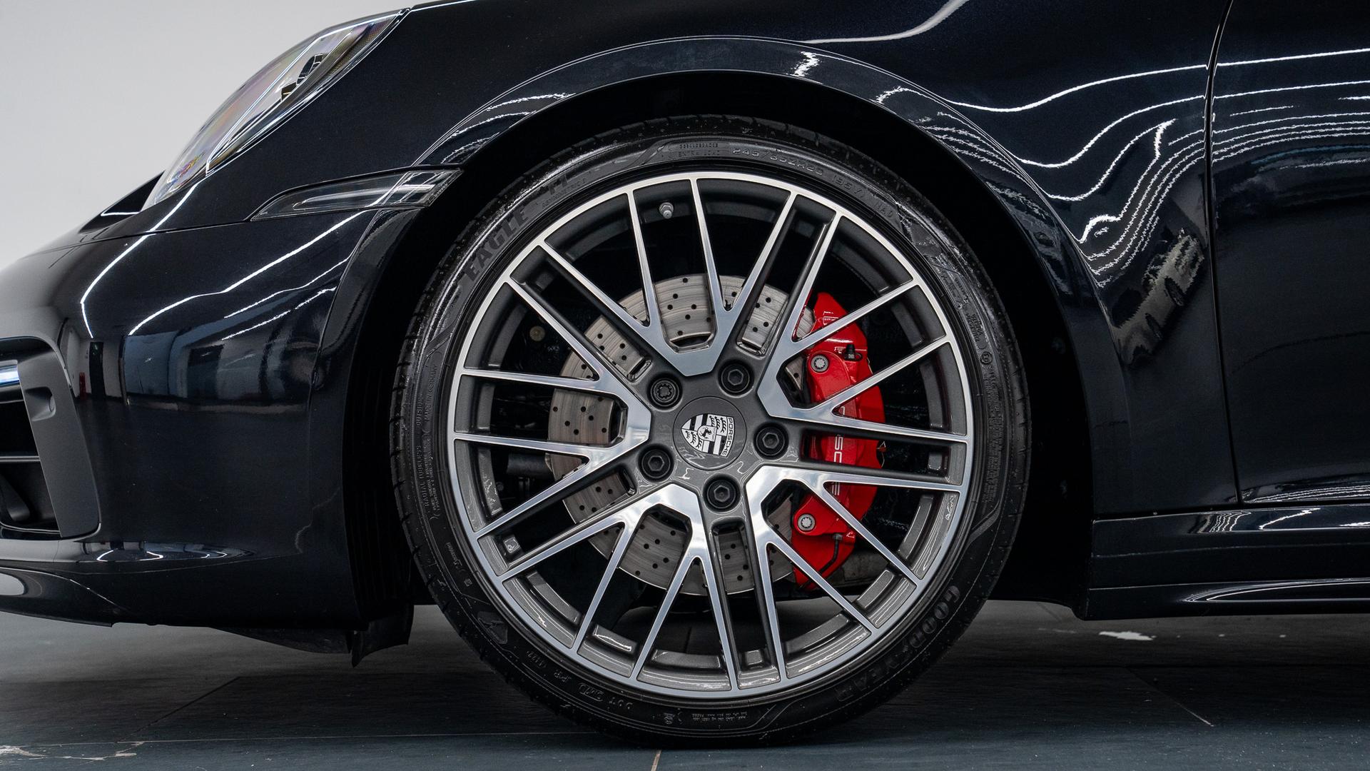 Porsche 911 Photo 3e1f1778-f7d9-4c88-b959-4168df8a9c2b.jpg