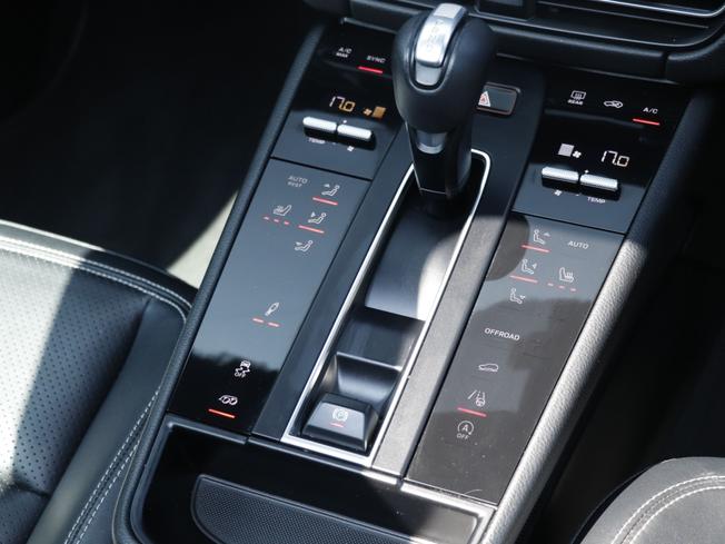 PORSCHE Macan Photo 45