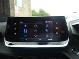 Peugeot 208 Photo 13