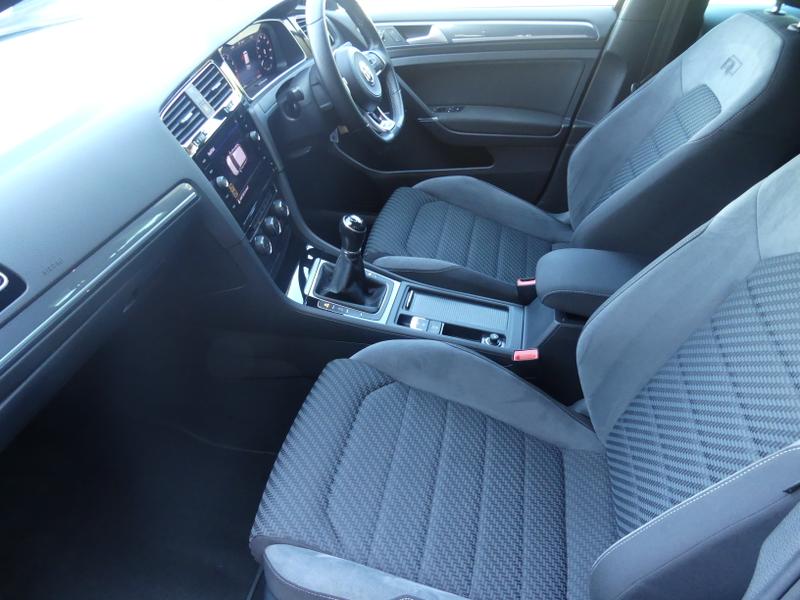 Volkswagen Golf Photo 3e7c2055-dc64-4dbd-9b20-faa266034bbe.jpg