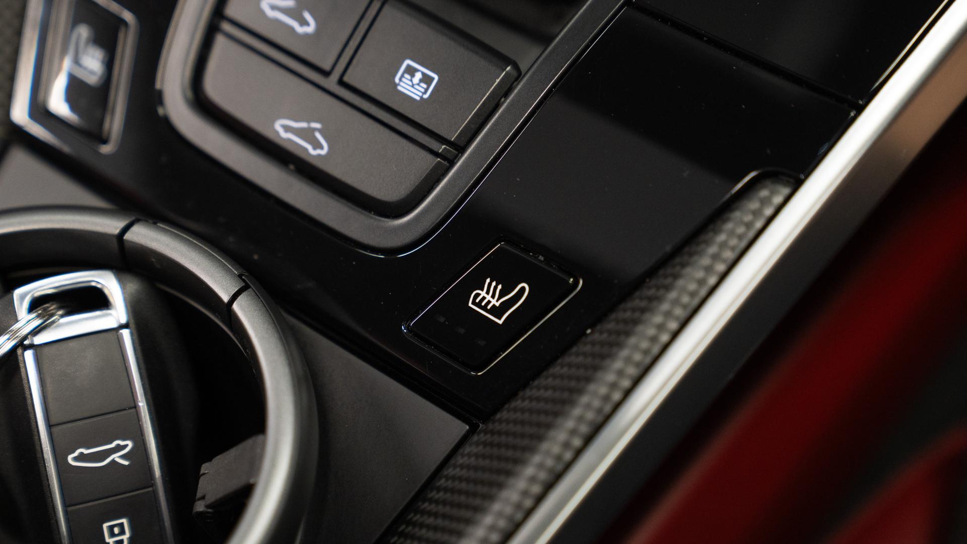 Porsche 911 Photo 3e812ae9-6760-42ee-a879-31a4b3bbce17.jpg