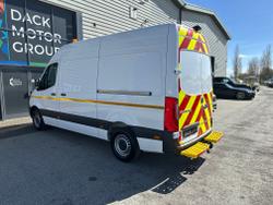 Mercedes-Benz Sprinter Photo 0