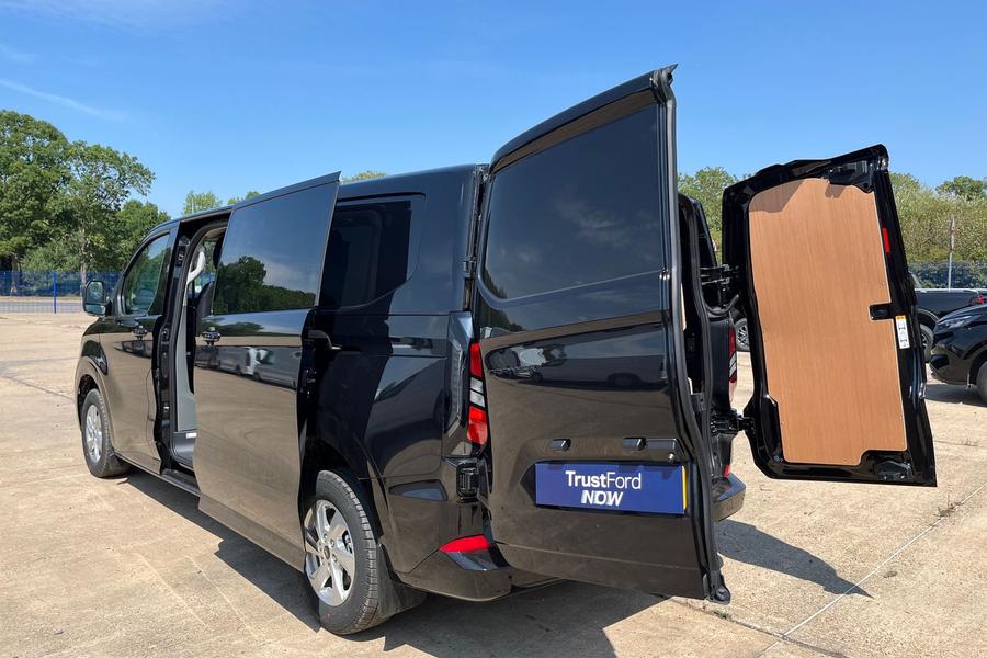 Ford Transit Custom Photo 3e9748d2-c08c-49e9-aef0-ac067d7e251c.jpg