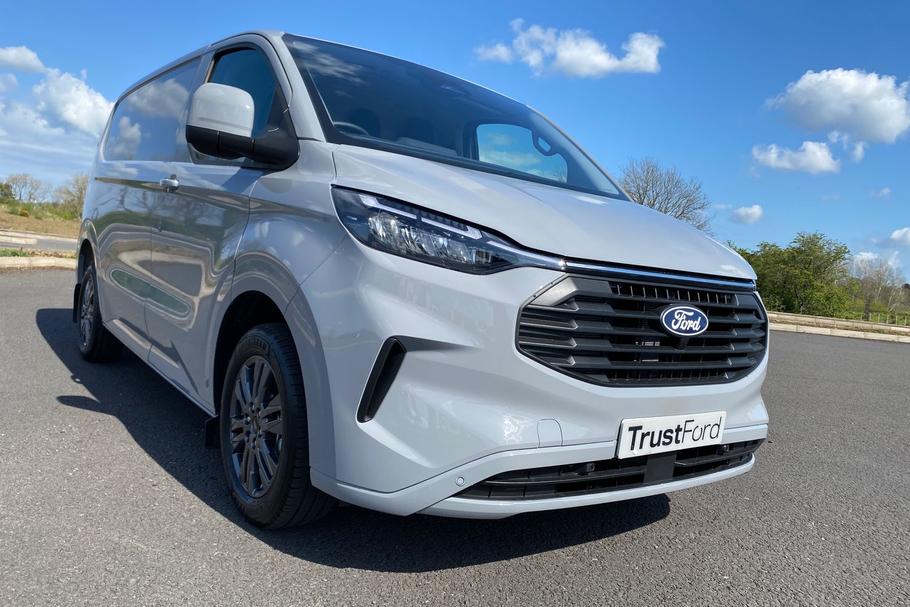 Used Ford TRANSIT CUSTOM NEWCUSTOM13 18