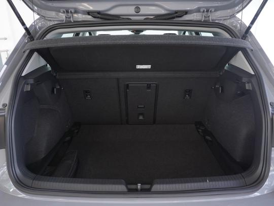 Volkswagen Golf Photo 3ecb7217-d988-4b9b-b101-2e61c81758b1.jpg