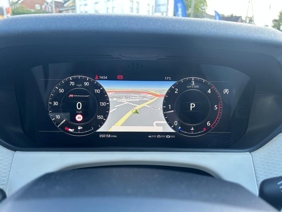 Land Rover Range Rover Velar Photo 3eefc182-3a8b-42e2-a7e8-b7639167b786.jpeg