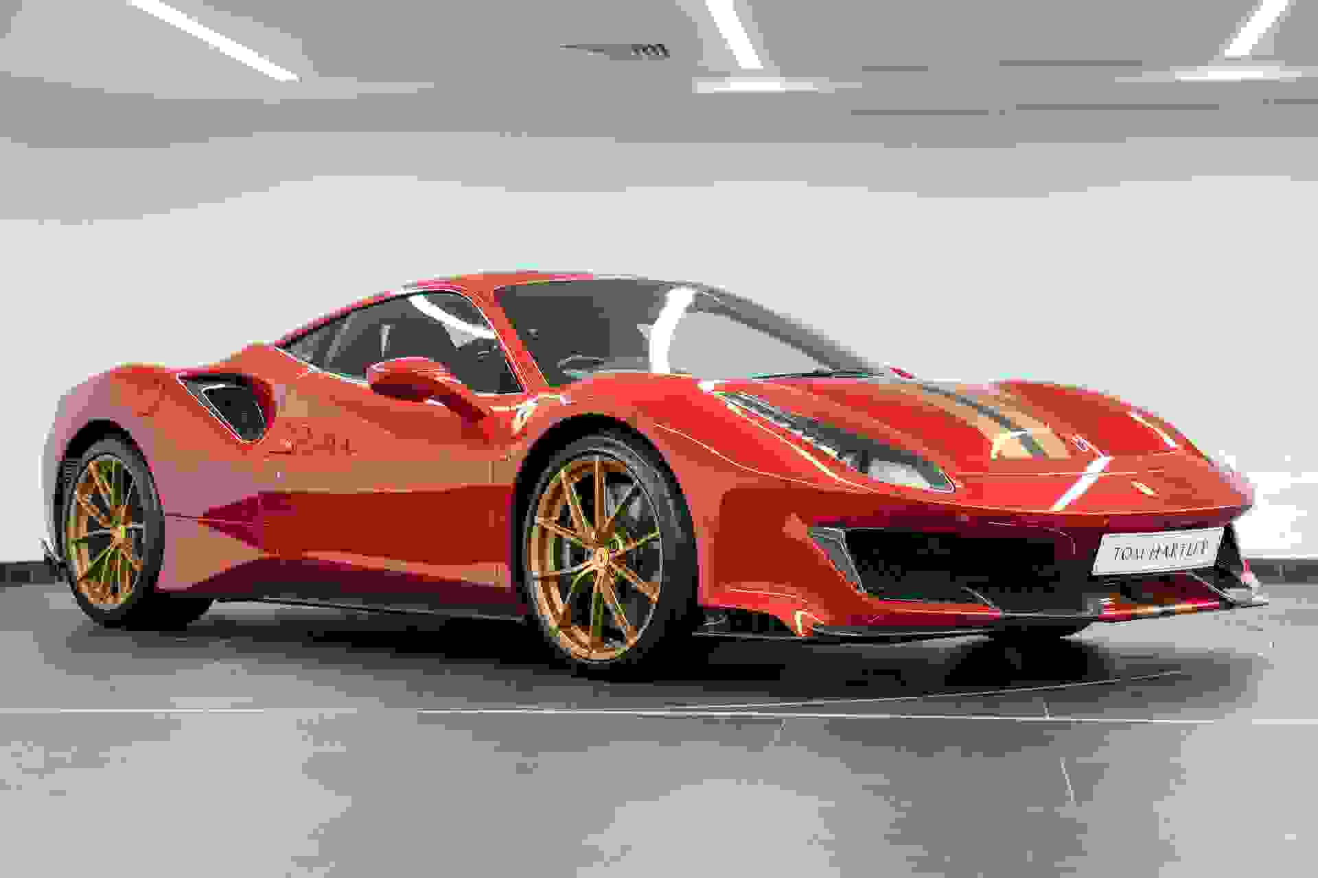 Ferrari 488 PISTA Photo 3f09262b-7eb3-45b6-947c-4c50d66aef38.jpg