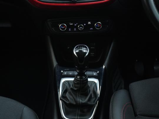 Vauxhall Crossland Photo 3f0b15aa-a18a-4dd1-9f15-f5a82708d819.jpg