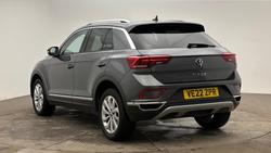 Volkswagen T-Roc Photo 3