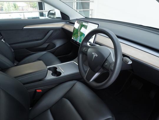 TESLA Model 3 Photo 3f1363a0-0a78-425d-8e7b-bc3b32d7a99d.jpg