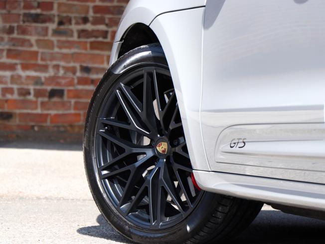 Porsche Macan Photo 9