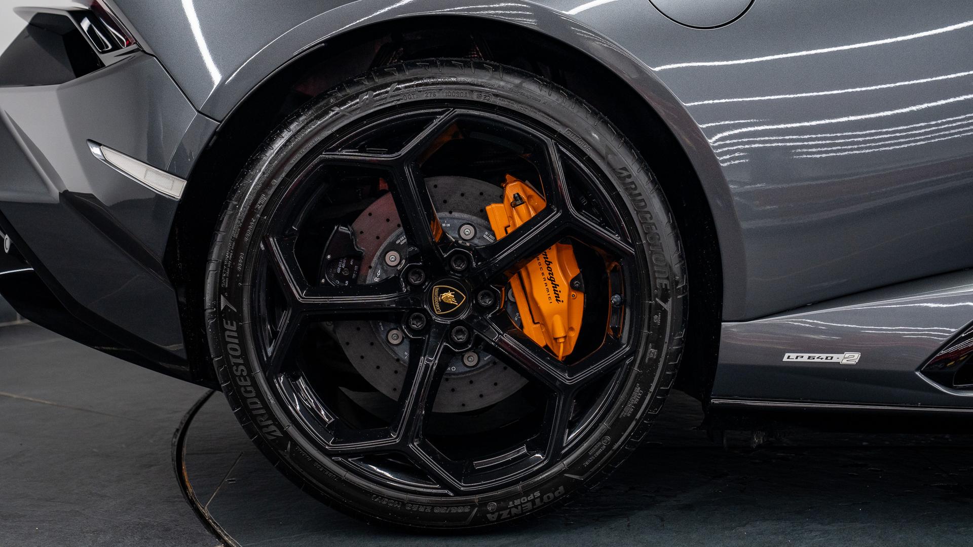 LAMBORGHINI Huracan Photo 3f2c25d4-9aa9-4701-894b-97f70aa80e81.jpg