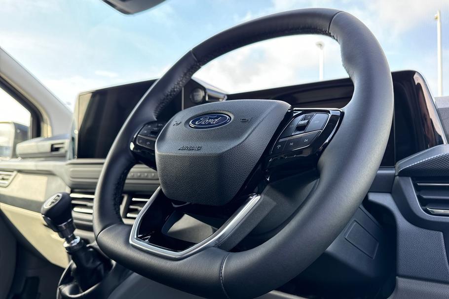 Used Ford TRANSIT CUSTOM NEWCUSTOM22 28